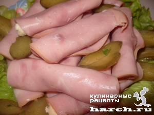 vetchinie-ruletiki-s-sirom-i-chesnokom1050047