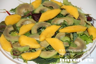salat s krevetkami mango i avokado damskiy kaprise_4