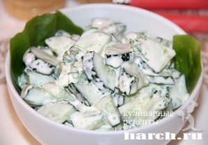 salat is ogurcov s plavlenim sirom lada_4