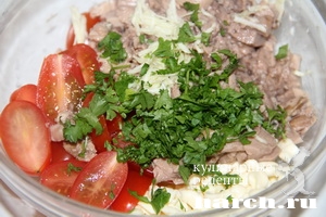 salat s pecheniu treski i pomidorami orskiy_4
