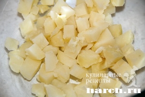 salat is kopchenoy kolbasi s ananasami figaro_1