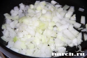 salat s gribami i kopchenoy kolbasoi krasnogorskiy_1