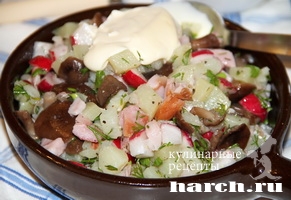 salat s kopchenoy kuricey i redisom_4