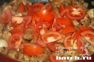 svinina tushenaya s pomidorami i gribami po-francuzski_4