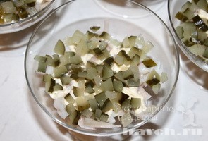 salat-koktail is kalmarov s zelenim goroshkom albert_1