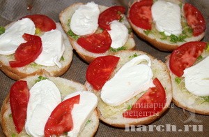 Горячие бутерброды с моцареллой по итальянски