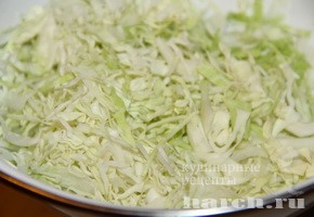 salat is kapusty s kukuruzoy i solenimi ogurcami sharba_1
