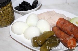 salat s kuricey i chernoslivom pragskiy_02