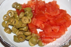 skumbriya farshirovanaya pomidoramy i olivkamy_1