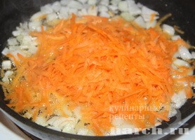 kuriniy sup s risom i solenimy ogurcamy_03