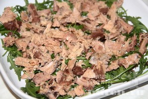 salat s tuncom i rukkoloy po-sredisemnomorsky_2