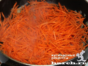 Чесночные стрелки, тушеные с луком и морковью
