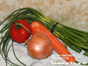Чесночные стрелки, тушеные с луком и морковью