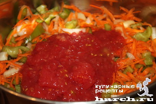 Фасоль с овощами в томатном соусе
