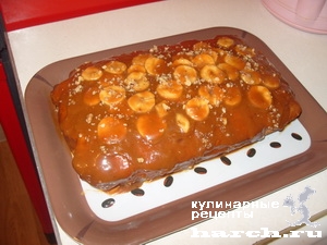 Карамельный пирог с бананами и грецкими орехами