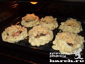 Картофельные "гнезда" с семгой и грибами