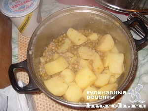 kartofelnoe-pure-s-zelenim-goroshkom_2