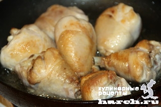 kurica tushenaya s farshirovanim percem v podlive 01 Курица, тушеная с фаршированным перцем в подливе
