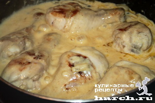 Курица в сметанно-луковом соусе "Гедлибже"