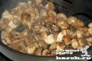 Куриное суфле с печенью и грибами
