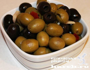 Маслины и оливки маринованные с чесноком