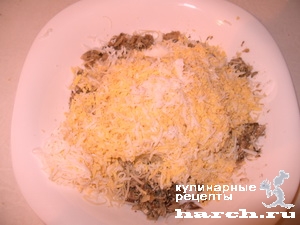 ogurechnie-lodochki-so-shprotnim-salatom_07
