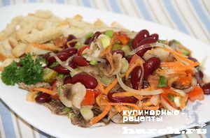 Овощной салат с сухариками "Таежный"