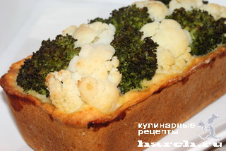 Песочный пирог с мясным фаршем, брокколи и цветной капустой "Шахматный"