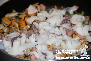 Поджарка из морепродуктов с овощами по-сахалински