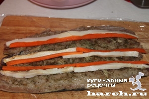 Рулет из скумбрии с салом и морковью