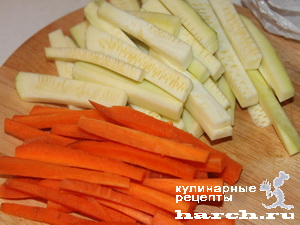 Рулетики из свинины с кабачками и морковью
