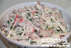 salat is kalmarov s krabovimi palochkami i vetchinoy kapper_7