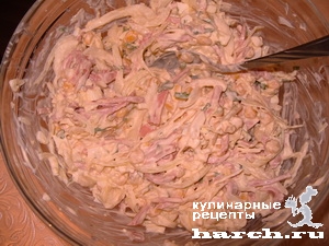 salat-is-kapusti-s-kolbasoi-apetithiy_09