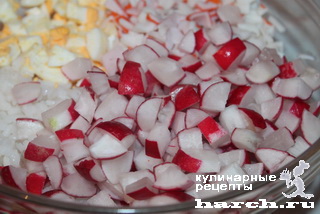 Салат из крабовых палочек с рисом и свежими овощами "Мажестик"
