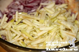 Салат из квашеной капусты с грецкими орехами "Кизлярский"