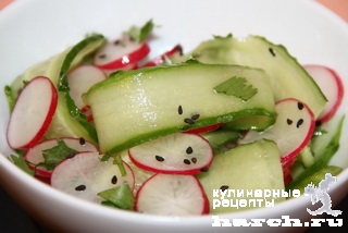 Салат из редиса с огурцом по-японски