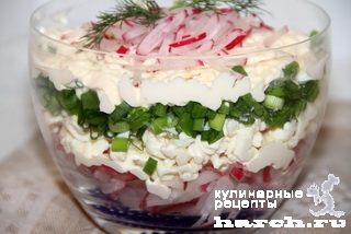 Салат из редиса с плавленым сыром и зеленым луком