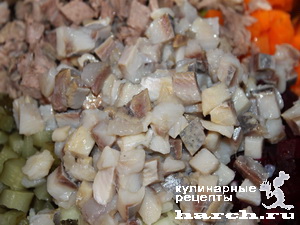 Салат из свеклы с говядиной и сельдью "Славянский"
