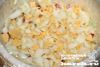 Салат с вареной колбасой, редисом и огурцом "Деревенский"