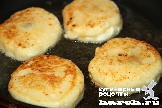 Сырники с вареной сгущенкой