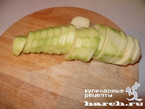 Слоенка кабачковая с овощами