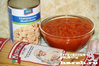 Спагетти с томатно-грибным соусом