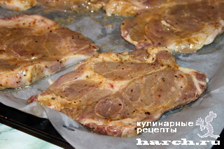 Свинина, запеченная с грибами под баклажанами "Кумовская"