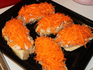 Свинина, запеченная с луком и морковью по-запорожски
