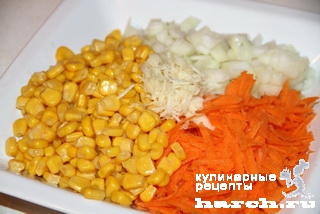 Свинина, запеченная с морковью и кукурузой "Солнечная"