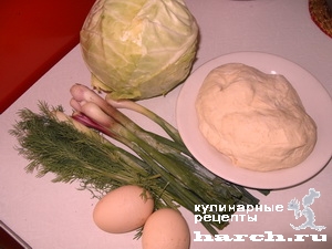 Жареные пирожки с капустой, яйцом и зеленым луком