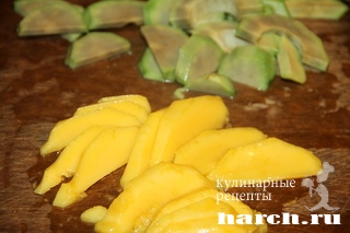 salat s krevetkami mango i avokado damskiy kaprise_3