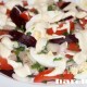salat s seldiu svekloy i pomidorami_6