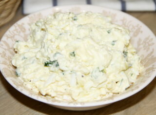 salat-zimnik-s-zelenim-lukom_4-1