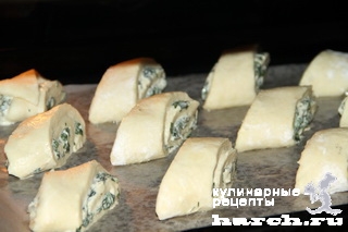 Итальянские хлебцы с зеленью и чесноком
